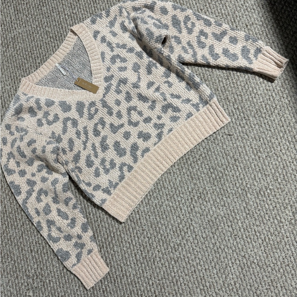 Hello Nite Womens Sweater V Neck Animal Print Boho Oatmeal Gray.